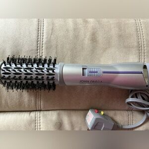 John Frieda Round Hot Air Brush - Silver - Used- in perfect working condition.